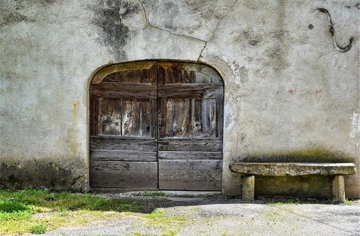 Reviving the Charm of Old-Fashioned Door Hinges - Blogs - 2