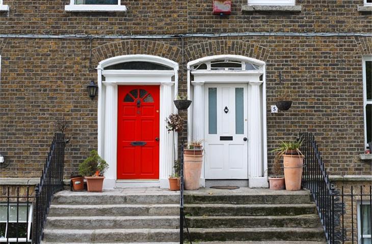 The Elegance of Satin Brass Door Hinges - Blogs - 1