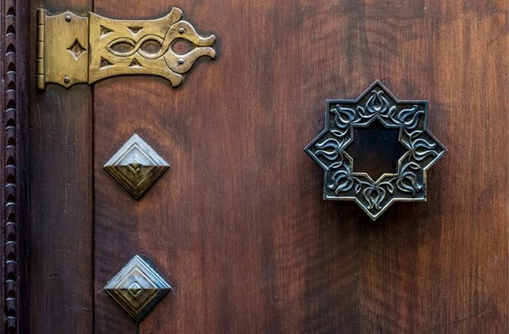 The Artistry of Decorative Interior Door Hinges - Blogs - 1