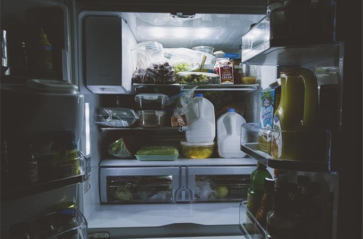 The Ultimate Convenience: Refrigerator with Quick Access Door - Blogs - 2